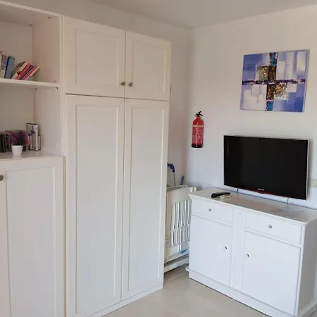 Cozy Estudio En Edificio Jupiter شقة